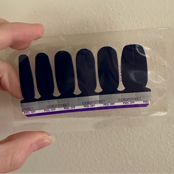 Colorstreet - Limited - Open Book - Picture 2 of 4